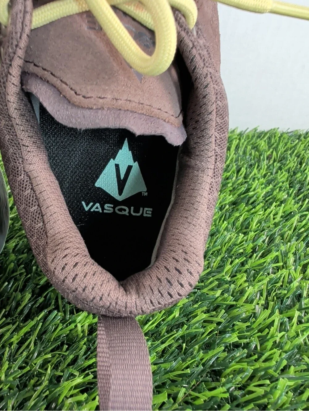 Vasque Shoes Womens 7 M Breeze LT Sneakers Waterproof Trail Hiking Running